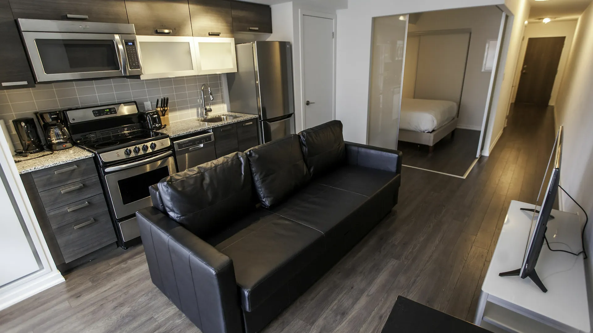 Queen Street 2 Bed Apartment トロント